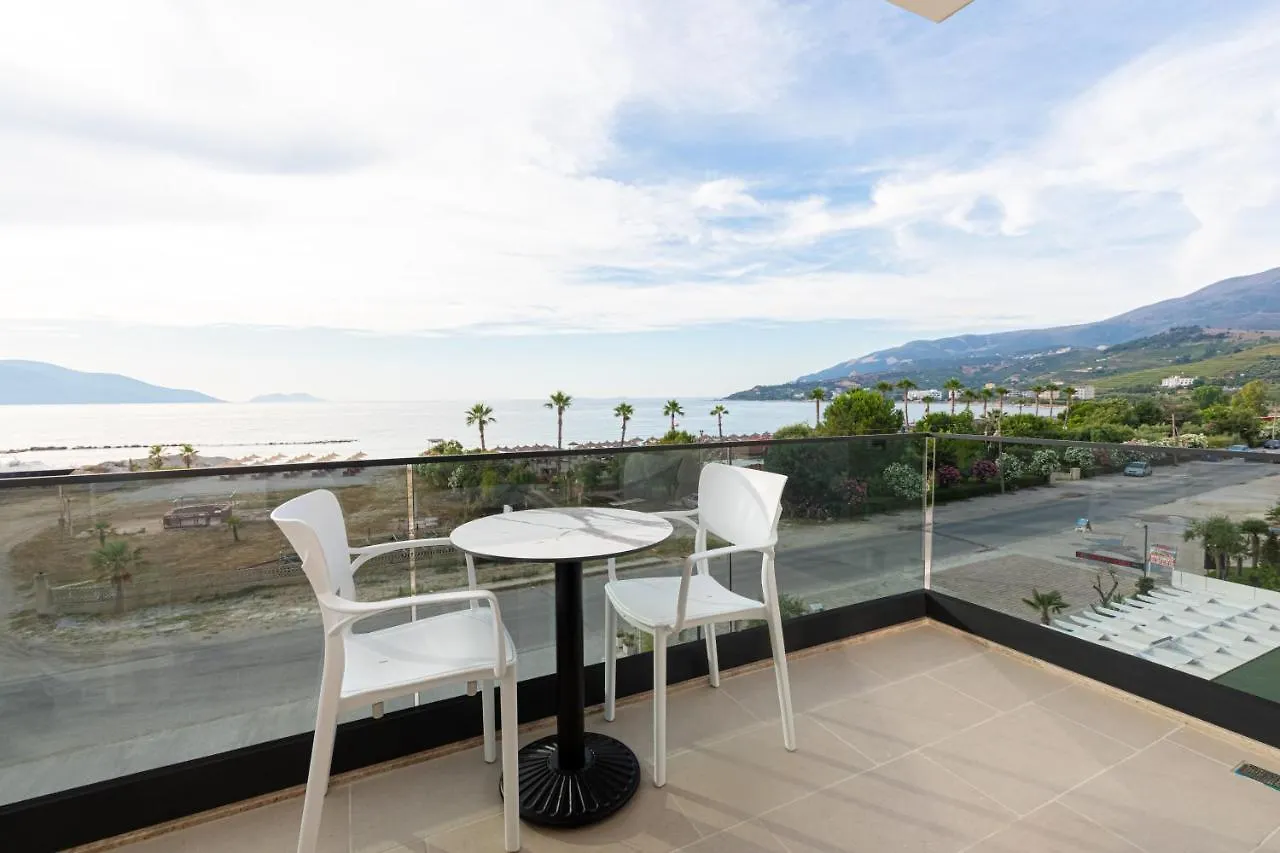 Curoj Luxury Apartments Radhimë