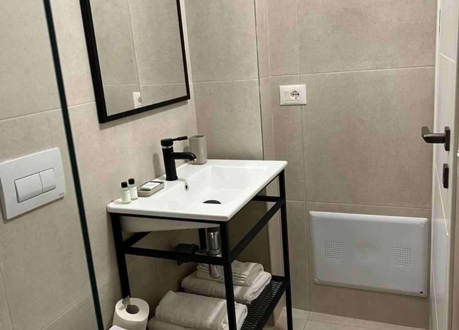 Curoj Luxury Apartments Radhimë Albania